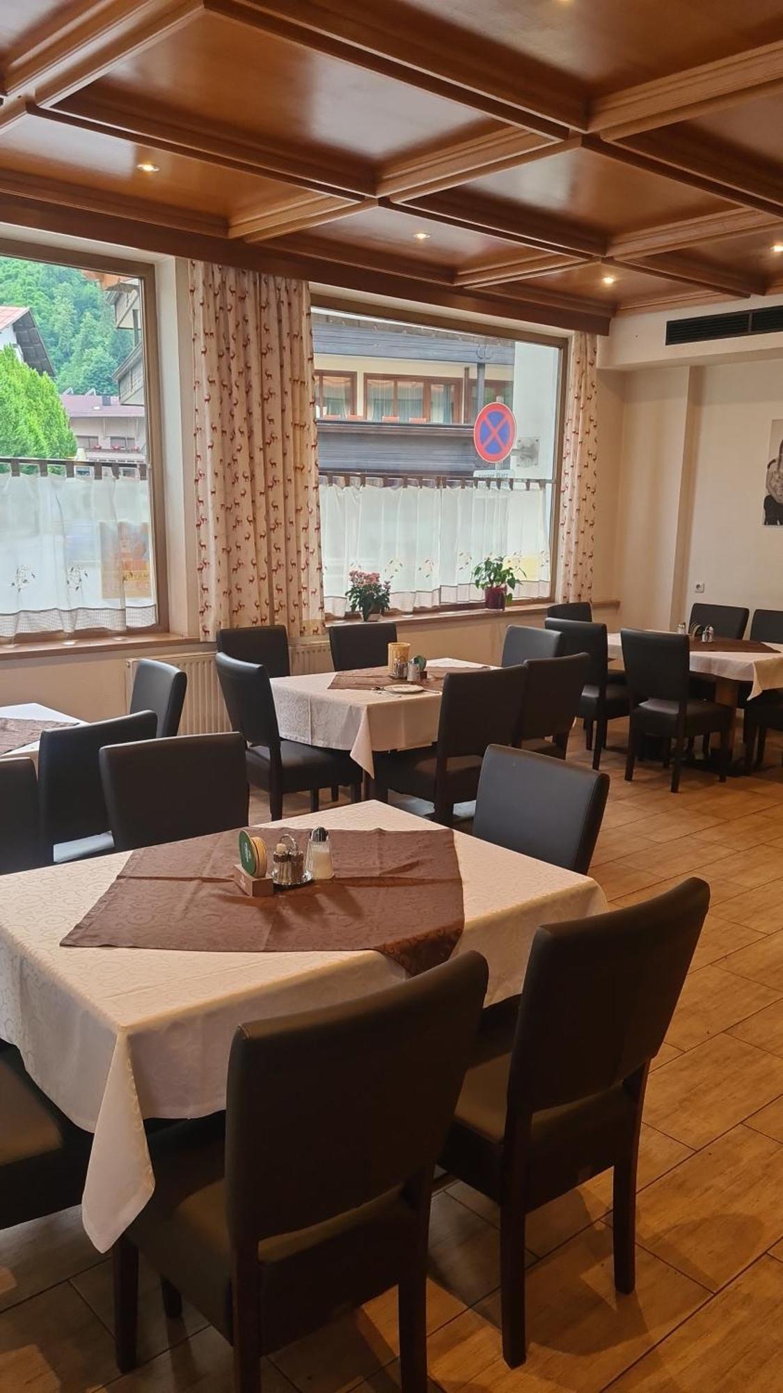 Gasthof Hotel Kirchenwirt ツェル・アム・ツィラー エクステリア 写真
